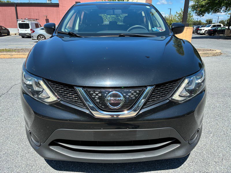 Used 2018 Nissan Rogue Sport S image 2