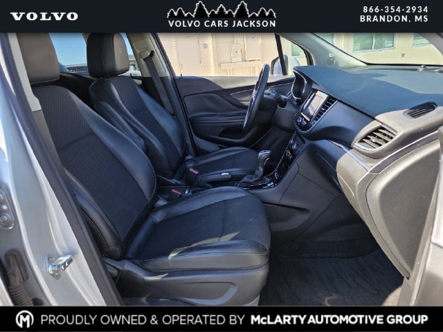 Used 2022 Buick Encore Preferred AWD/4WD image 25