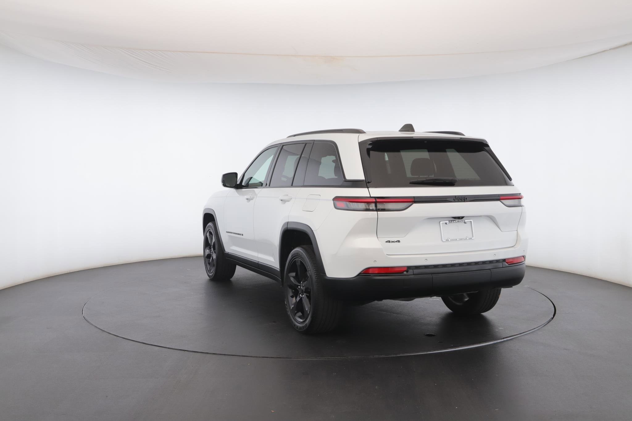 Used 2023 Jeep Grand Cherokee Altitude image 24