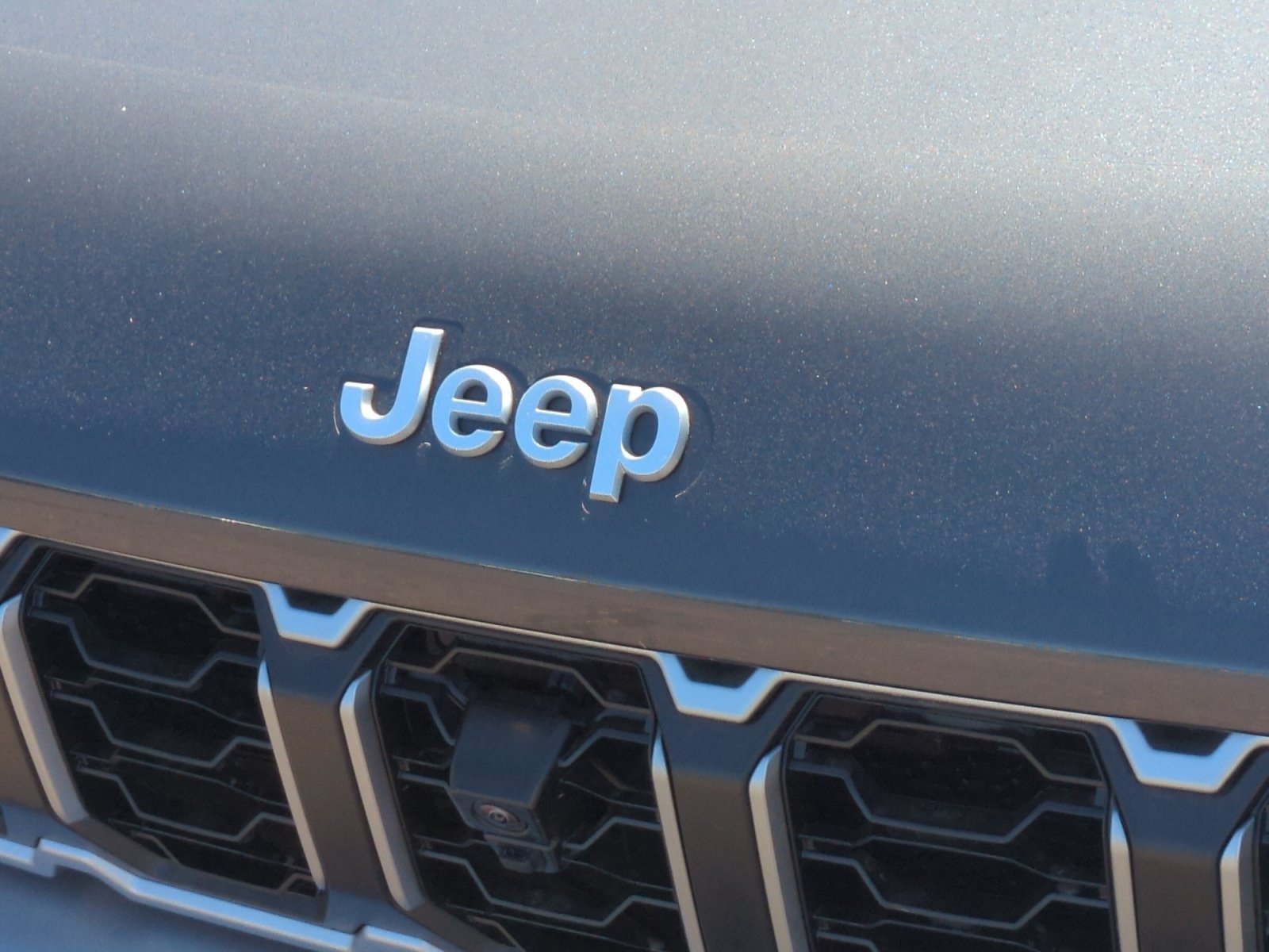 New 2026 Jeep Grand Cherokee Limited w/ Luxury Tech Group II RWD image 23