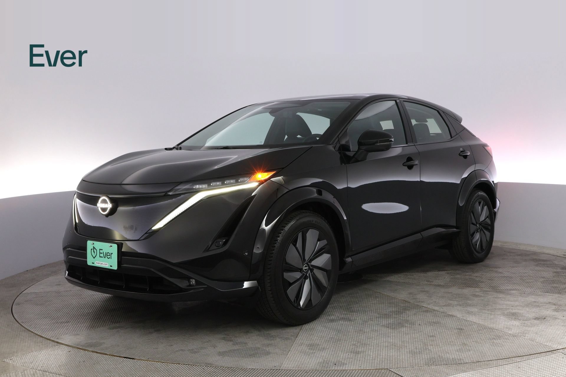 Used 2024 Nissan Ariya AWD image 2