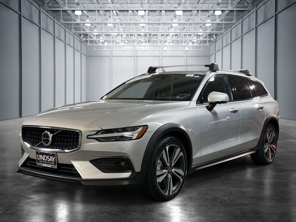 Used 2024 Volvo V60 B5 Cross Country Plus w/ Protection Package Premier AWD/4WD image 1