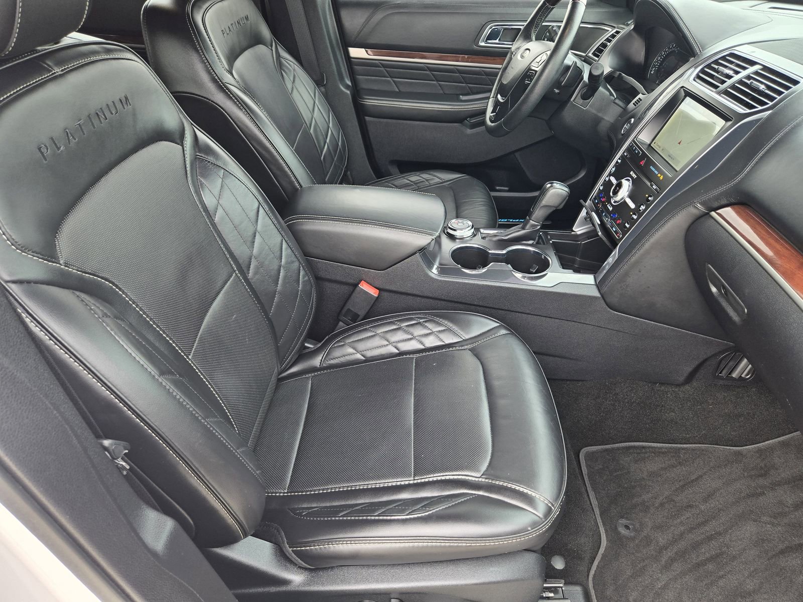 Used 2019 Ford Explorer Platinum AWD/4WD image 16