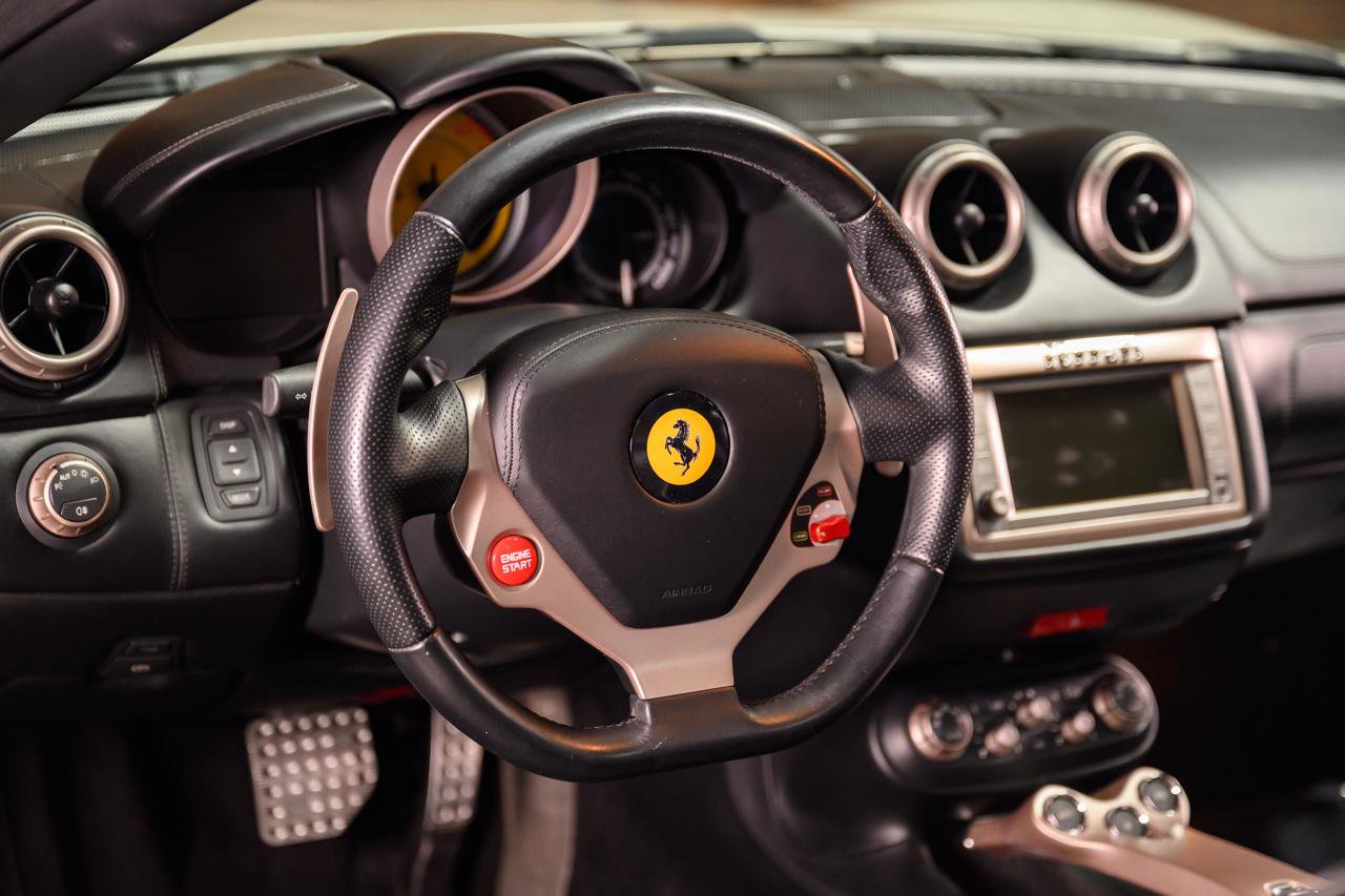 Used 2014 Ferrari California image 24