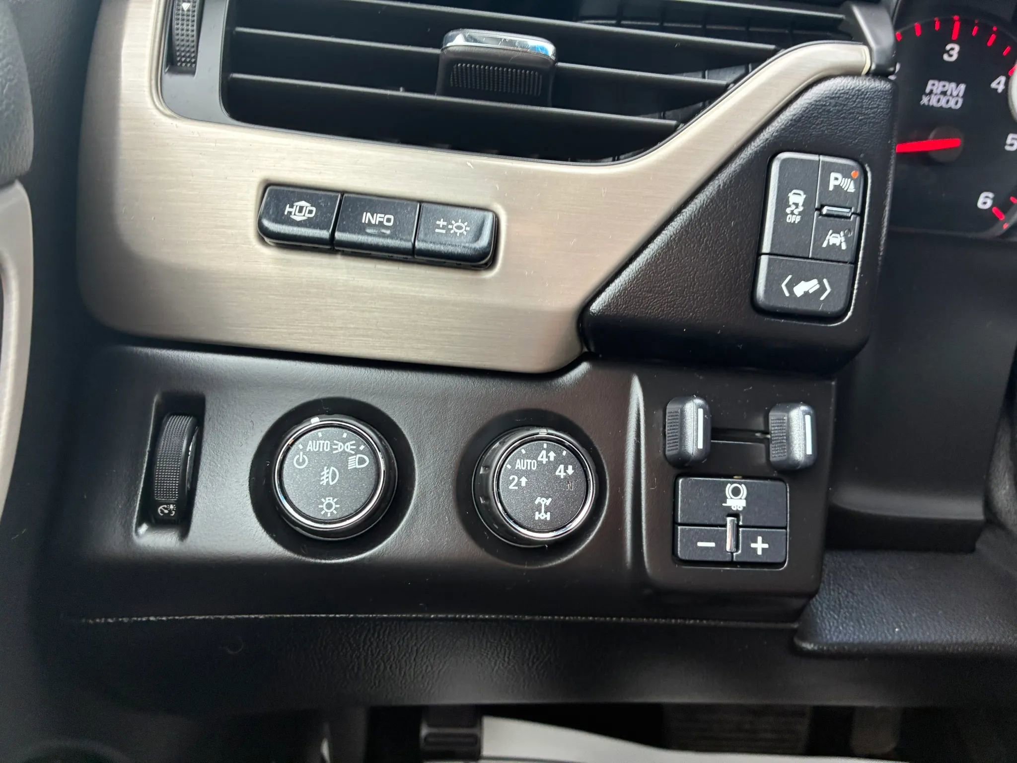 Used 2016 GMC Yukon Denali w/ Open Road Package AWD/4WD image 20