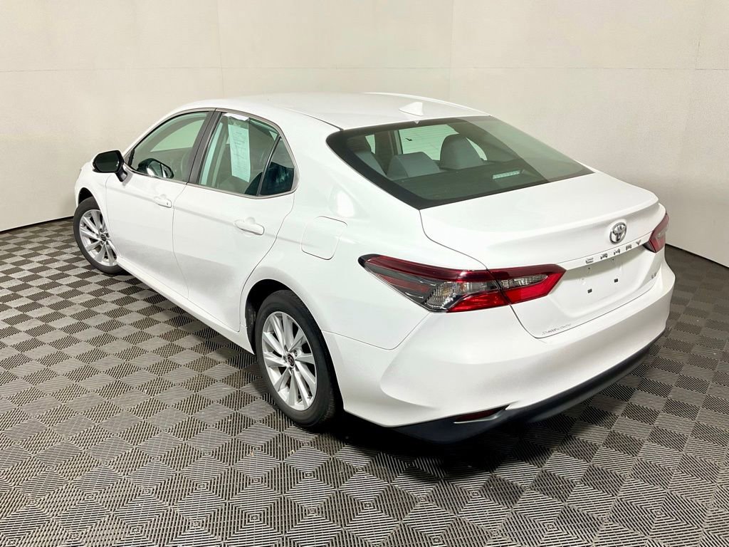 Used 2022 Toyota Camry LE FWD image 12