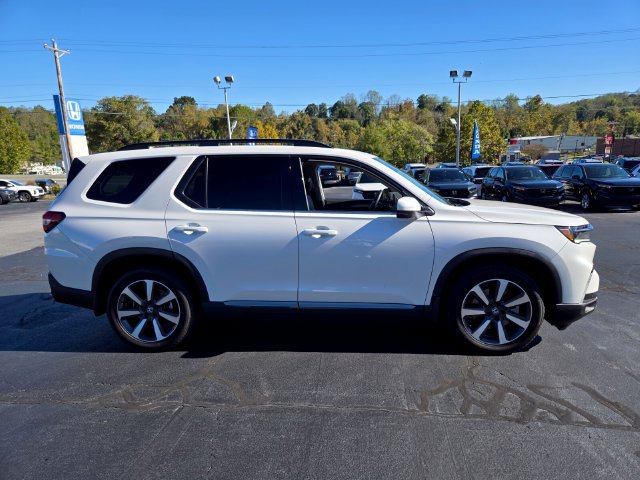Used 2025 Honda Pilot Elite image 9
