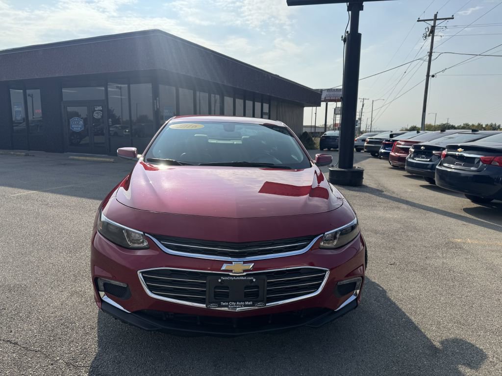 Used 2016 Chevrolet Malibu LT w/ Leather Package image 2