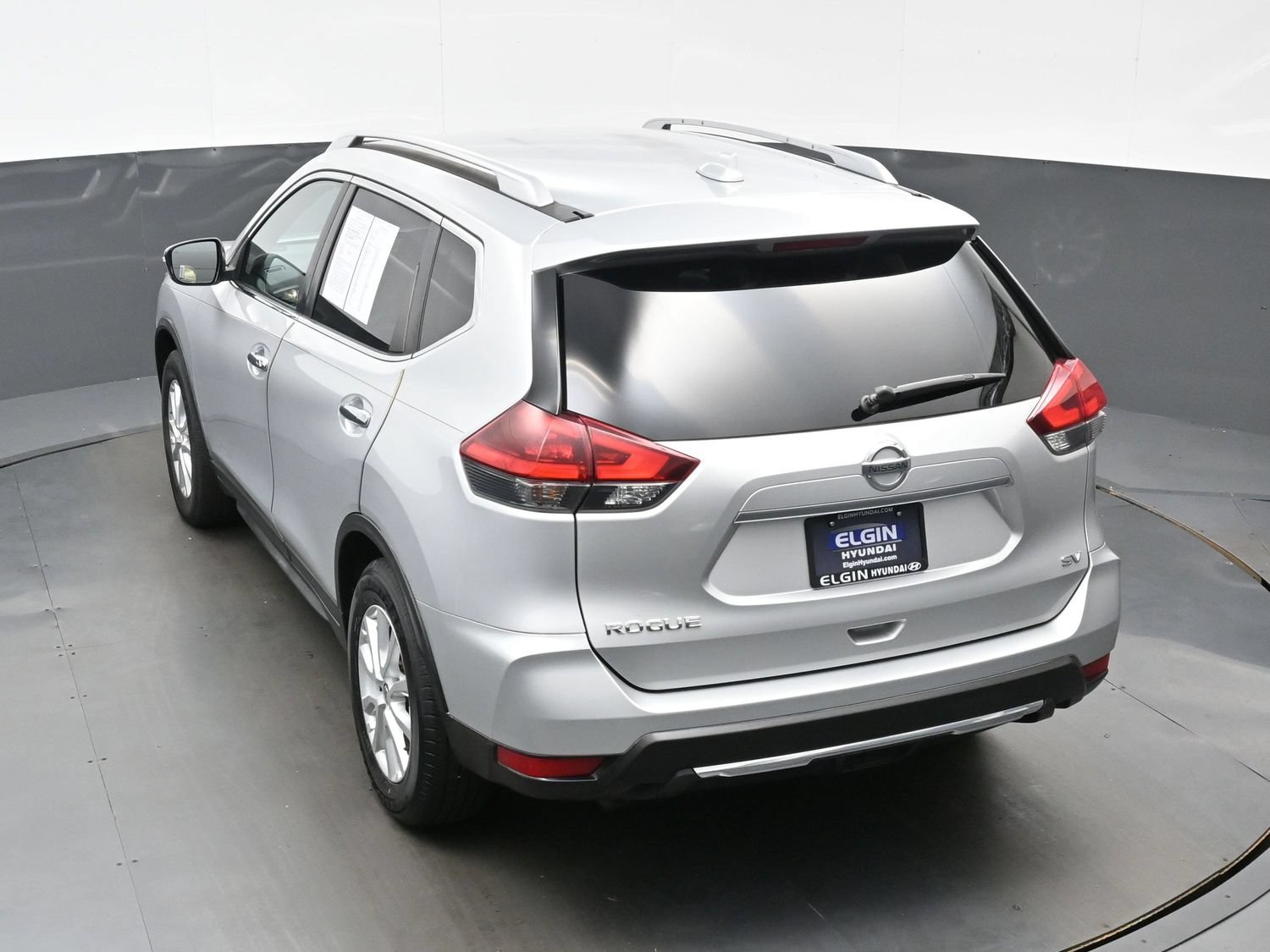 Used 2018 Nissan Rogue SV FWD image 36