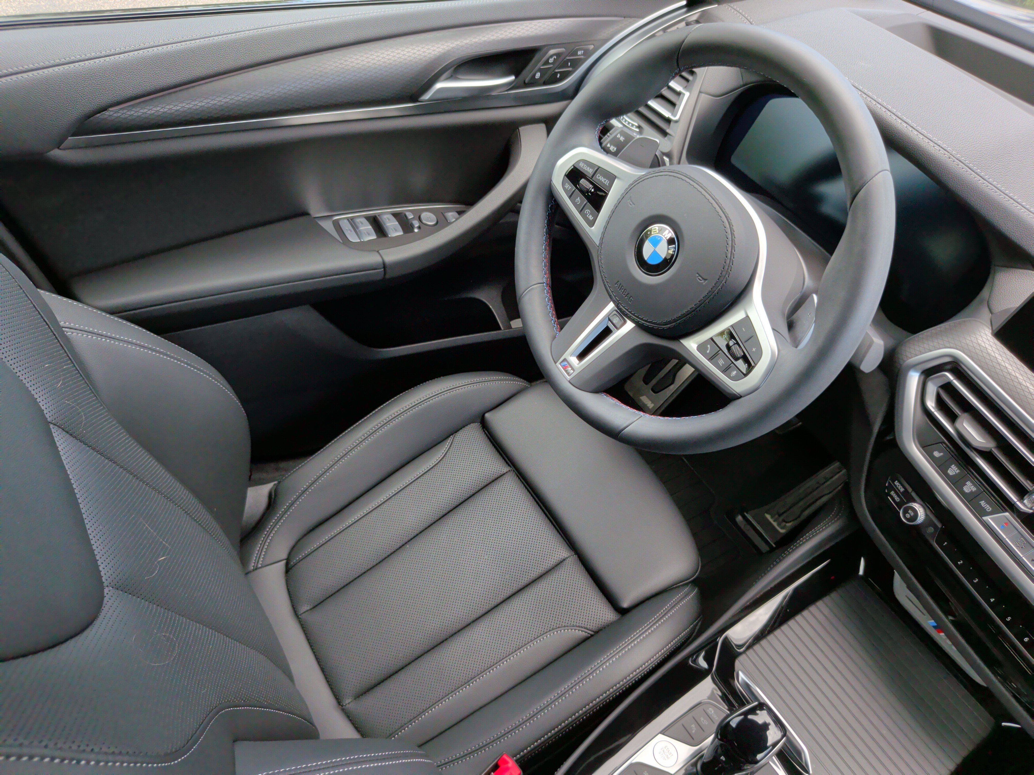 Certified 2025 BMW X4 M40i AWD/4WD image 35