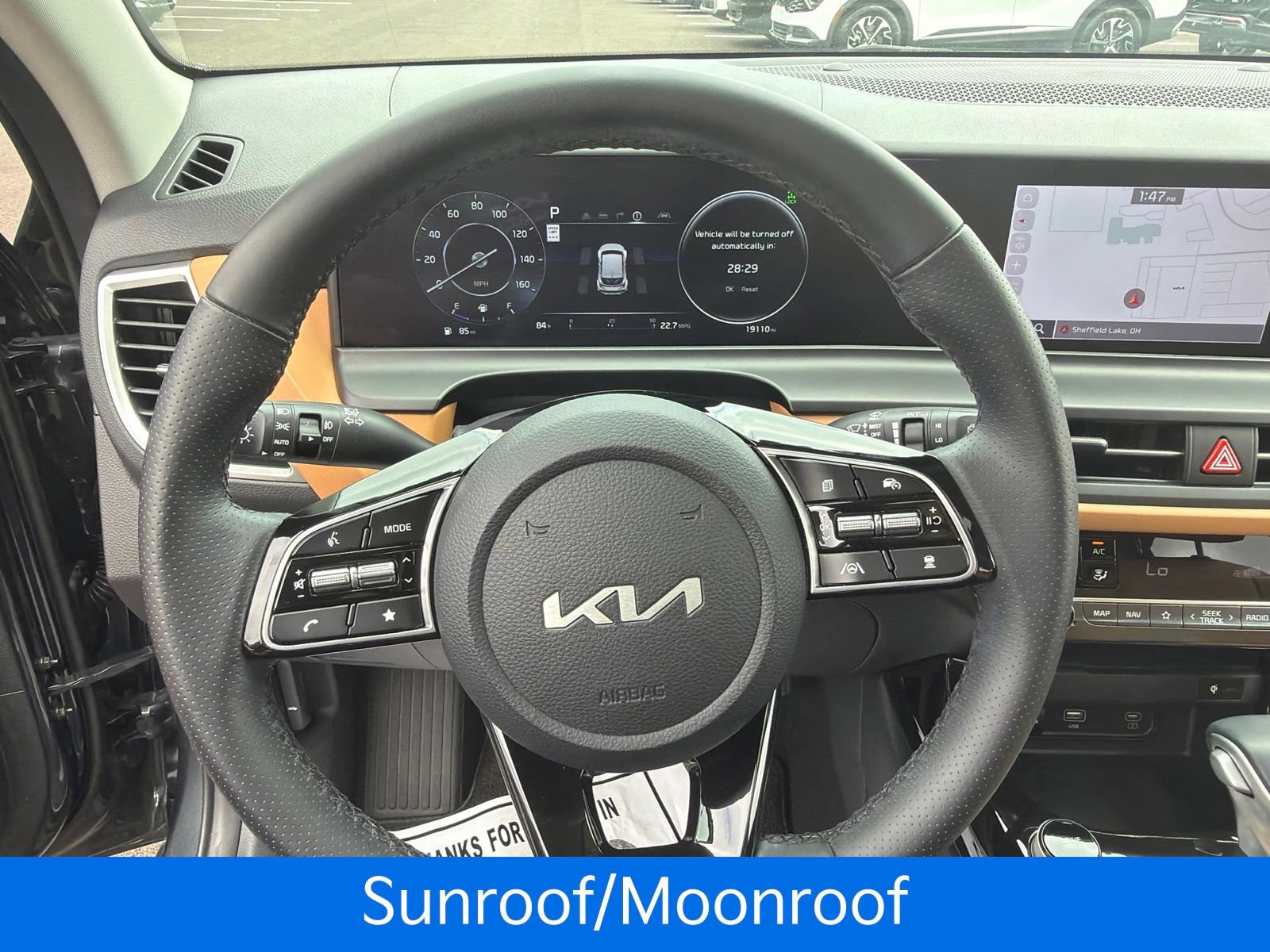 Certified 2024 Kia Seltos SX w/ SX Sunroof Package AWD/4WD image 15