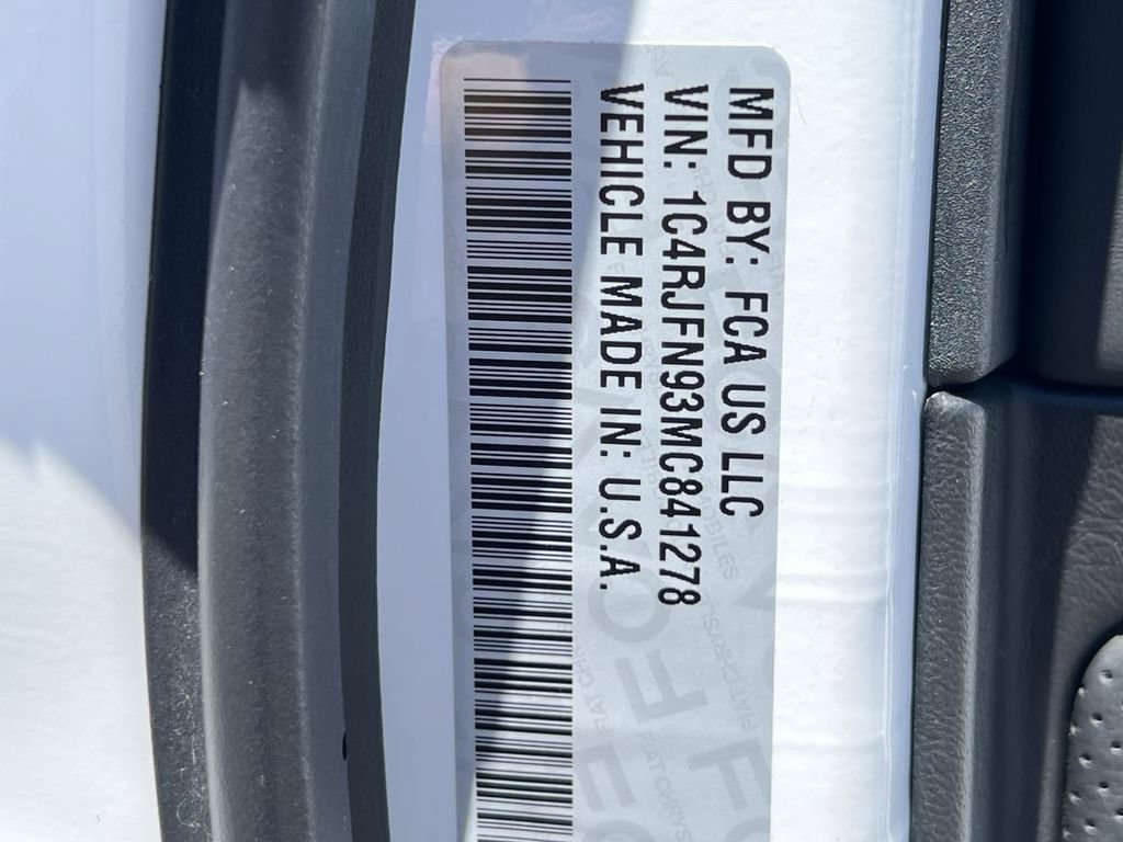 Used 2021 Jeep Grand Cherokee Trackhawk AWD/4WD image 38