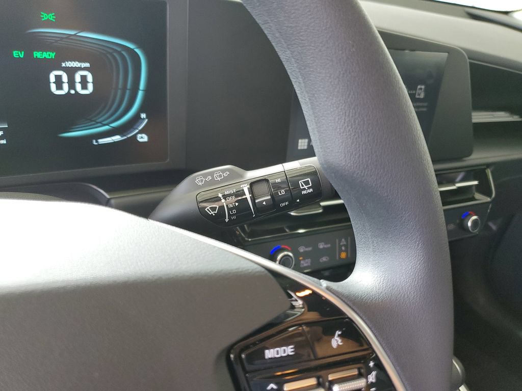 Used 2026 Kia Niro LX FWD image 26