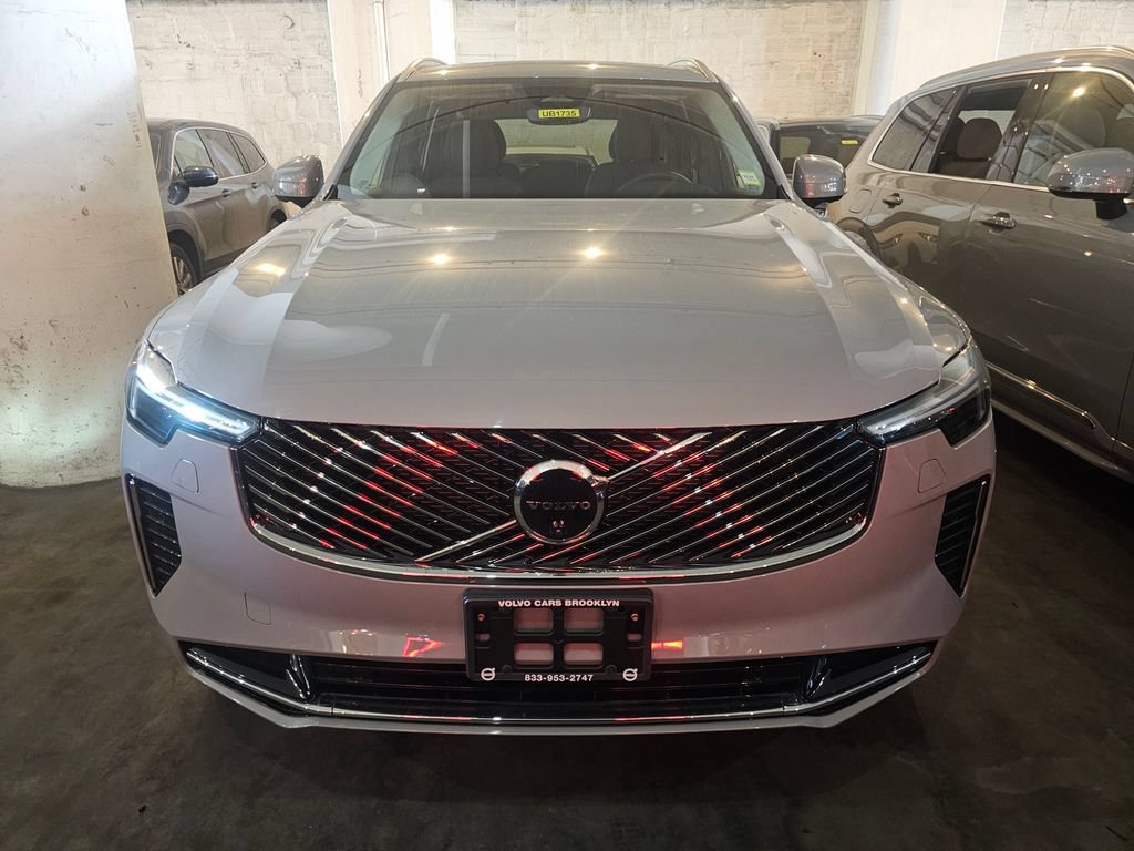 Certified 2026 Volvo XC90 B6 Plus w/ Protection Package AWD/4WD image 6
