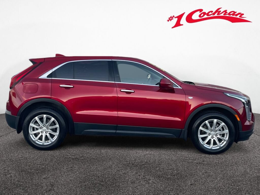 Used 2023 Cadillac XT4 Luxury w/ Cold Weather Package FWD image 27