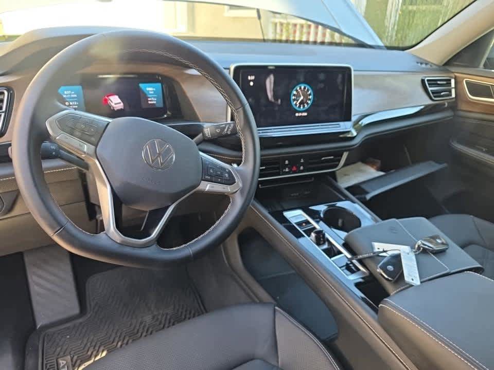 Used 2025 Volkswagen Atlas SE FWD image 9