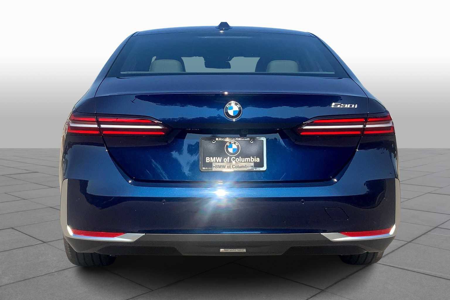 Used 2026 BMW 530i w/ Premium Package RWD image 4