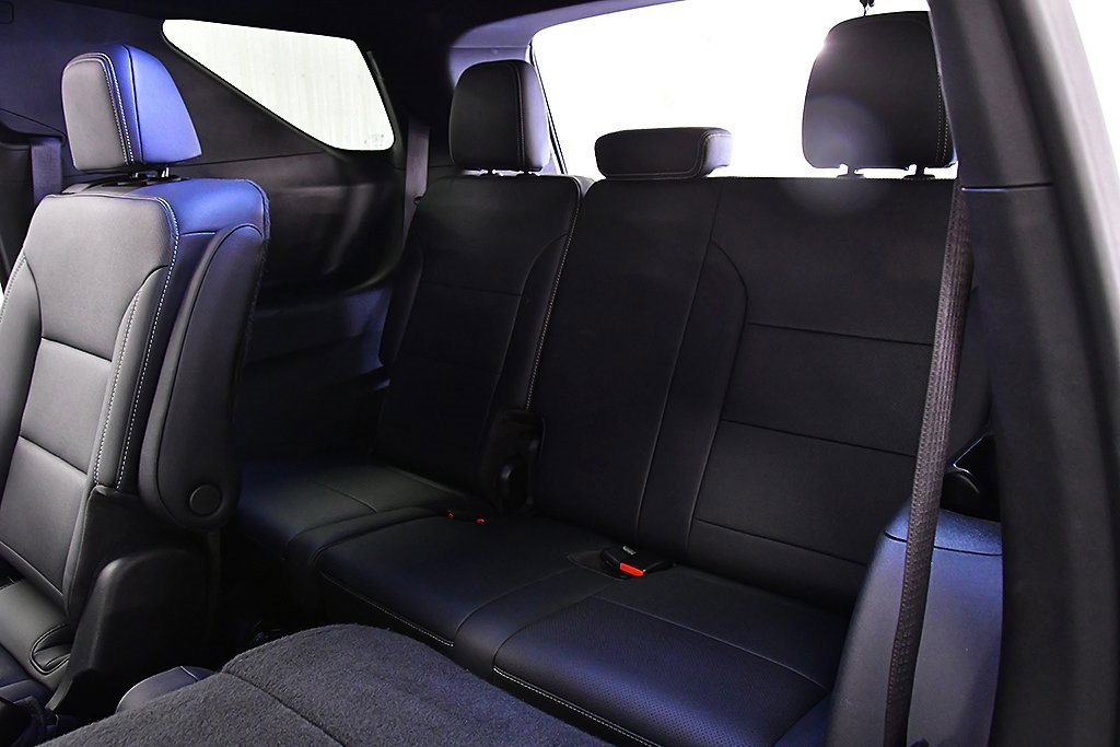 Used 2025 Chevrolet Traverse LT image 28