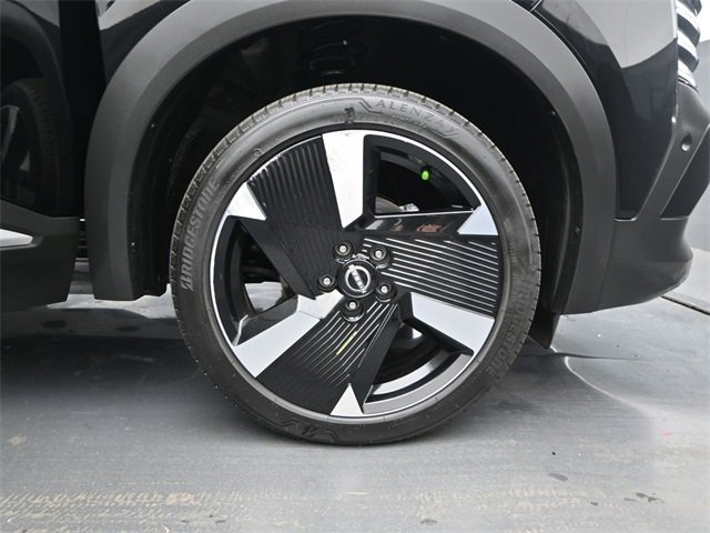 Used 2025 Nissan Kicks SR image 17