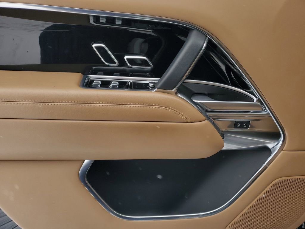 Used 2023 Land Rover Range Rover SE image 9