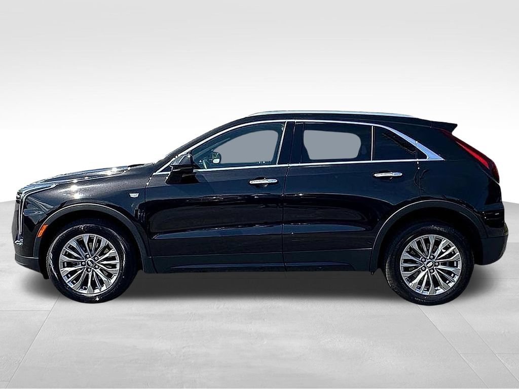 Used 2024 Cadillac XT4 Premium Luxury FWD image 2