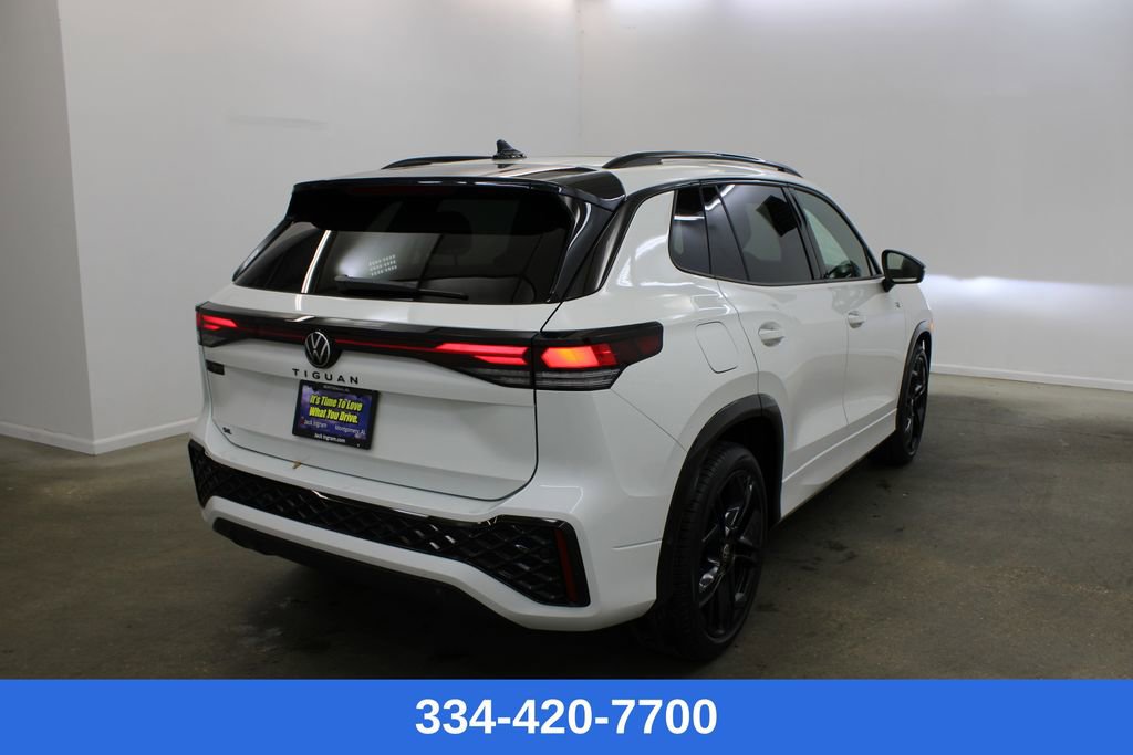 New 2026 Volkswagen Tiguan SE R-Line image 4