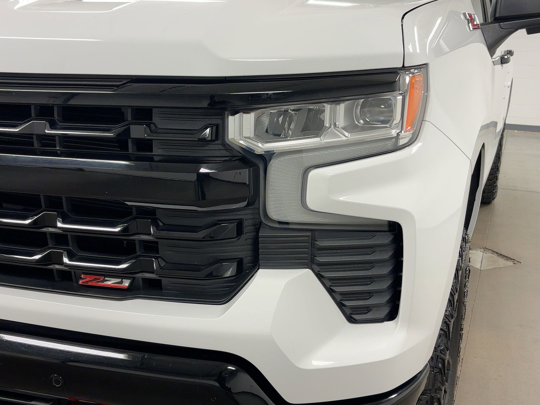 Used 2024 Chevrolet Silverado 1500 LT Trail Boss w/ LT Trail Boss Premium Package image 9