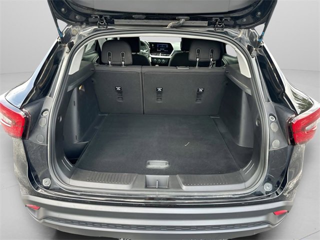 Used 2024 Chevrolet Trax LS w/ LS Convenience Package image 9