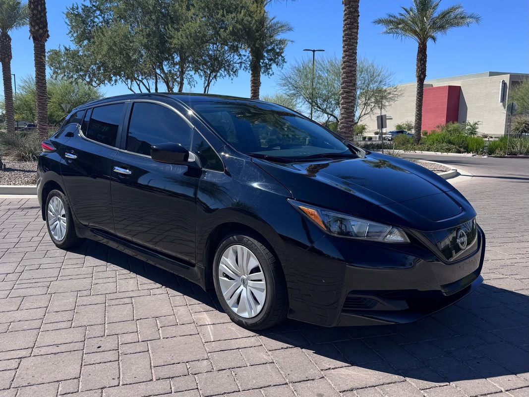 Used 2023 Nissan Leaf S image 1