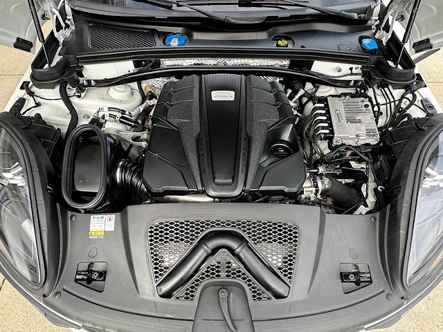 Used 2022 Porsche Macan S image 11