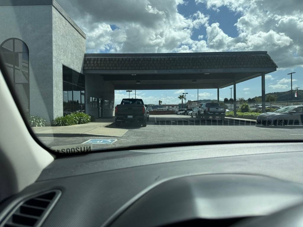 Used 2022 Hyundai Venue SEL image 25