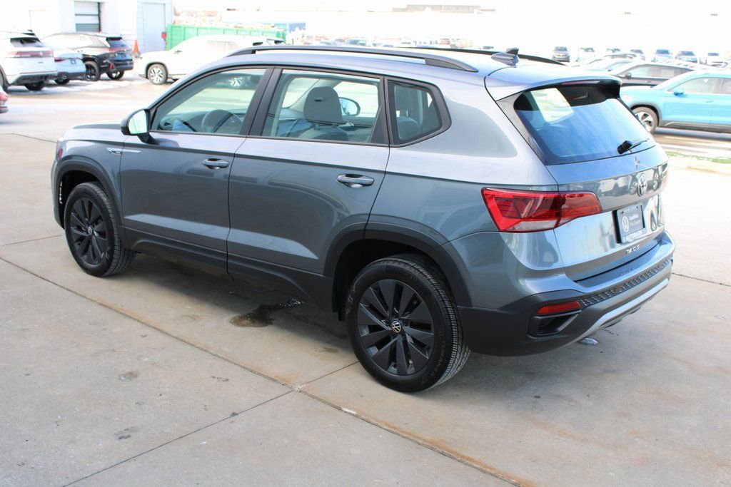 Certified 2024 Volkswagen Taos S image 4