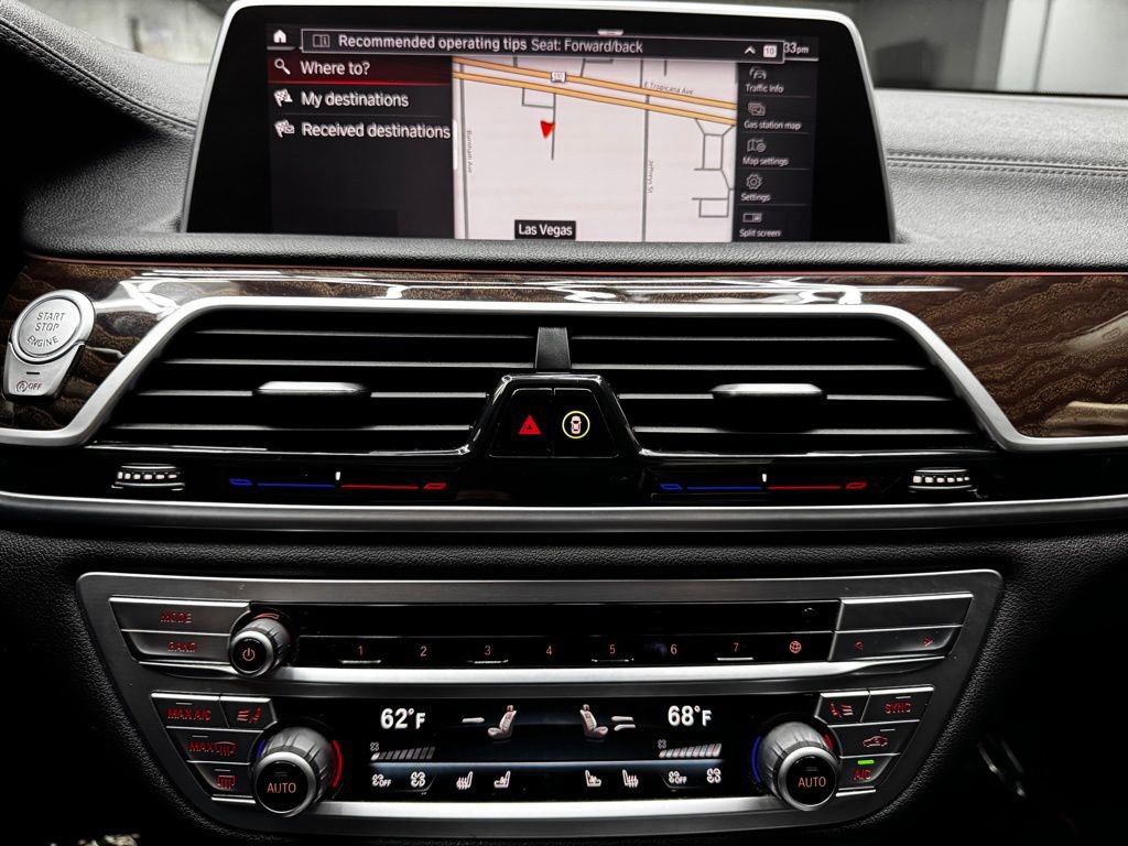 Used 2021 BMW 750i xDrive image 24