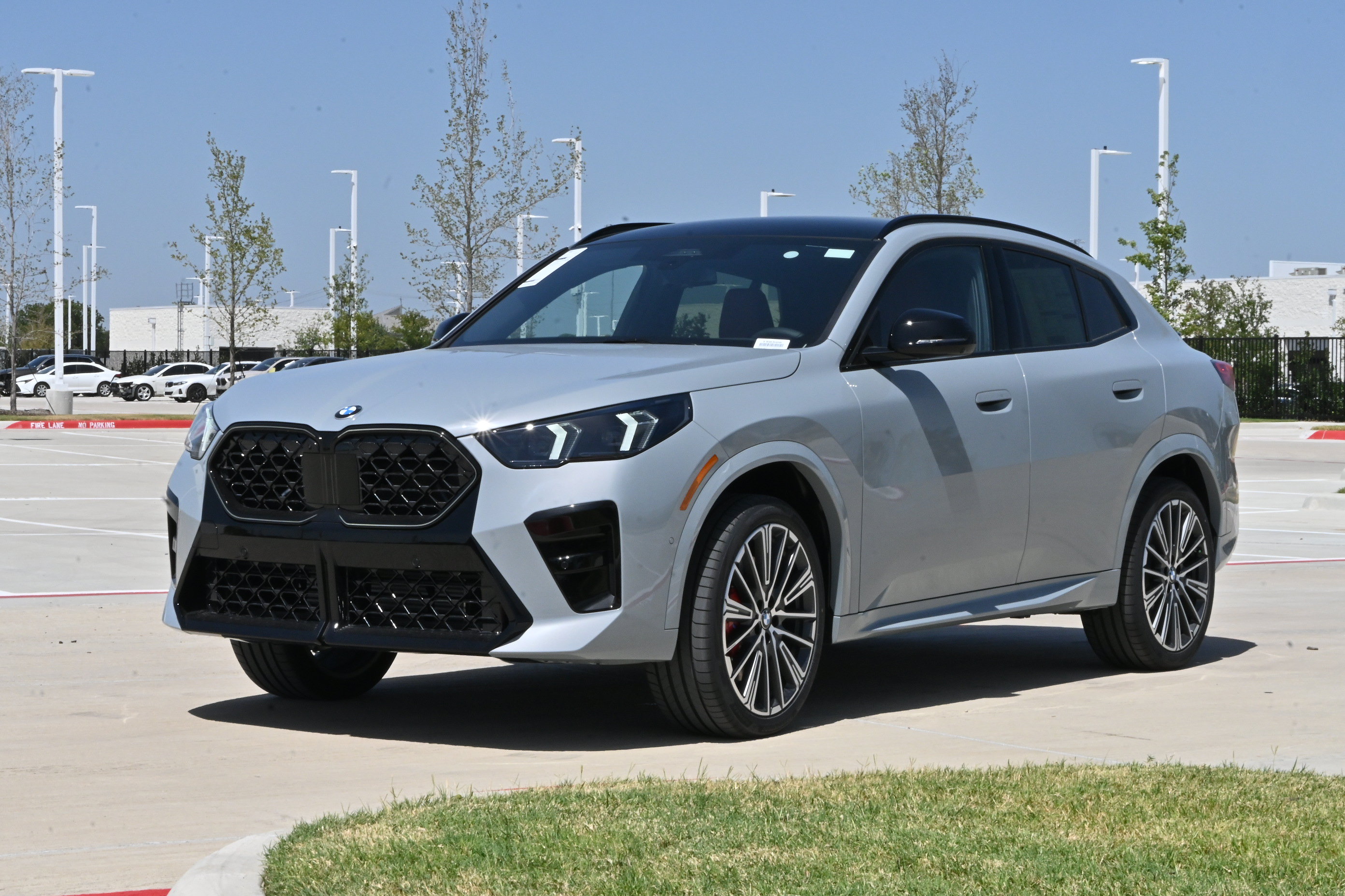 New 2026 BMW X2 xDrive28i w/ Technology Package AWD/4WD image 3
