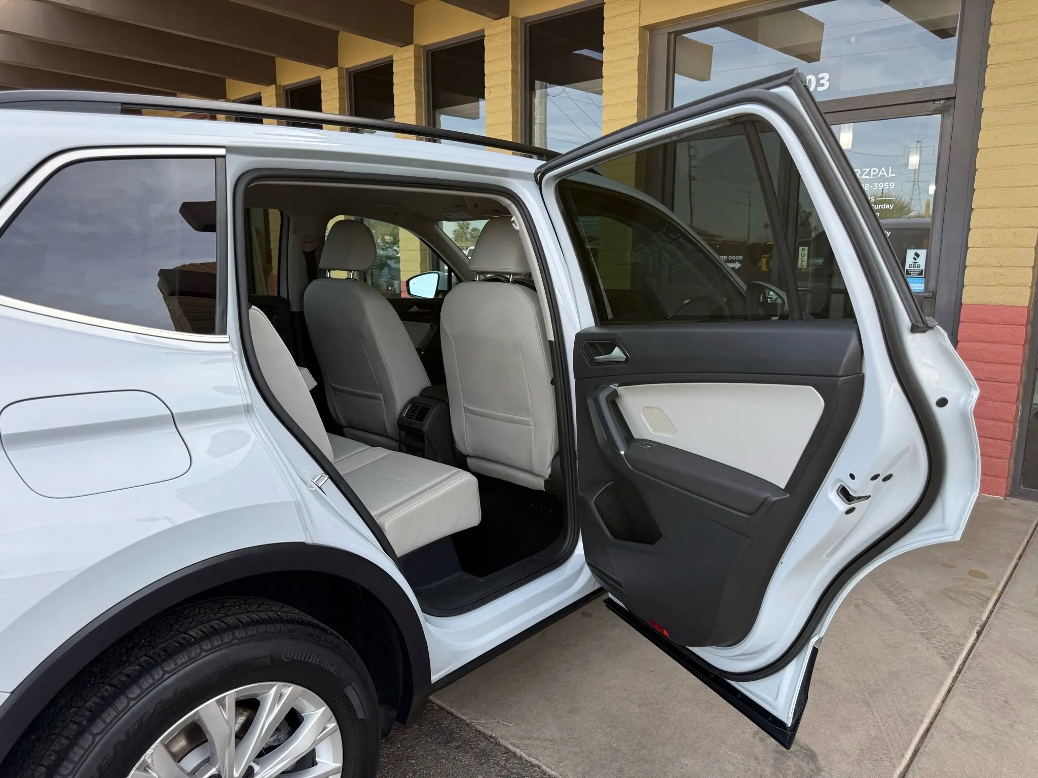 Used 2018 Volkswagen Tiguan SE FWD image 26