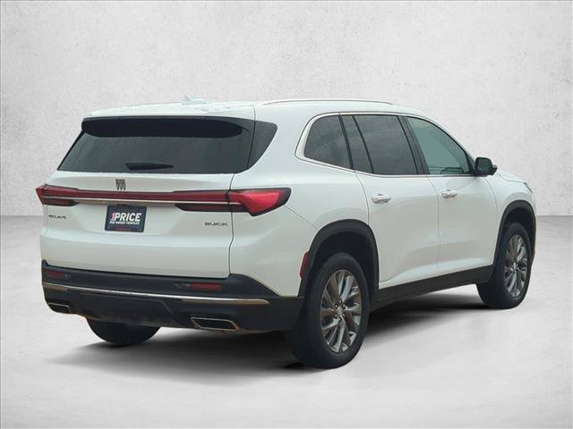 Used 2025 Buick Enclave Preferred FWD image 5