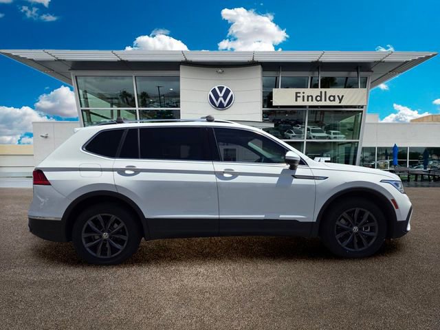 Certified 2022 Volkswagen Tiguan SE w/ Panoramic Sunroof Package FWD image 7