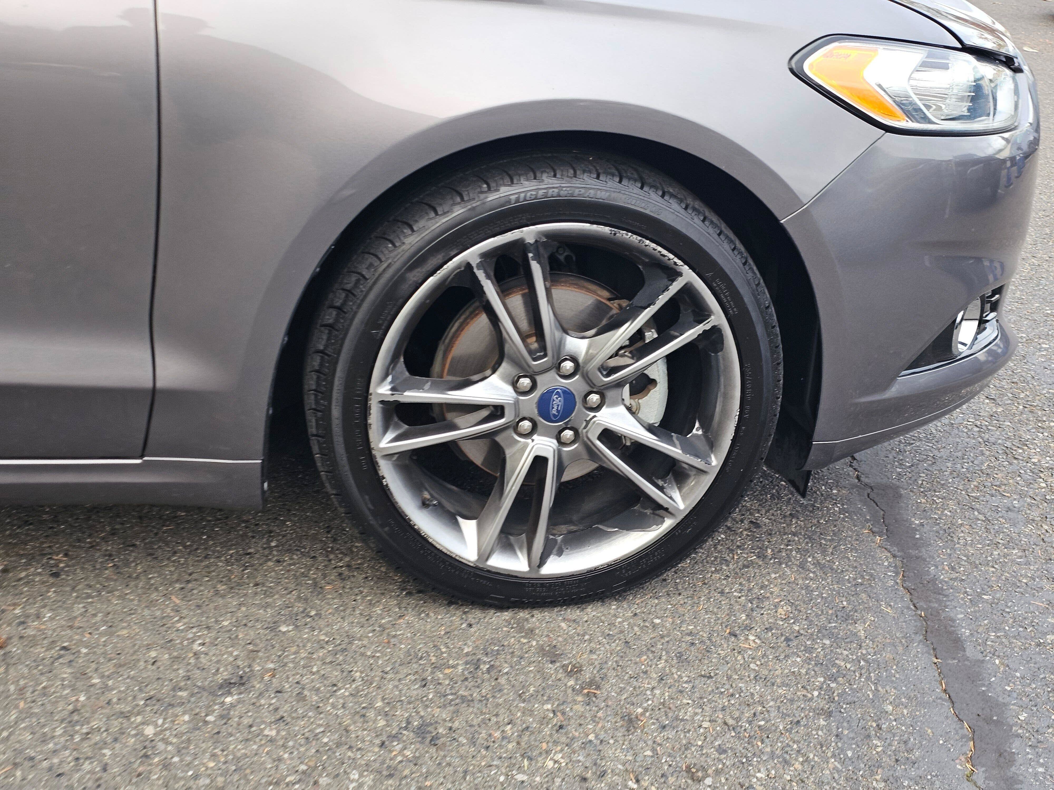 Used 2014 Ford Fusion Titanium FWD image 9
