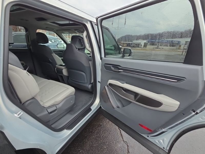 New 2026 Kia EV9 Wind image 20