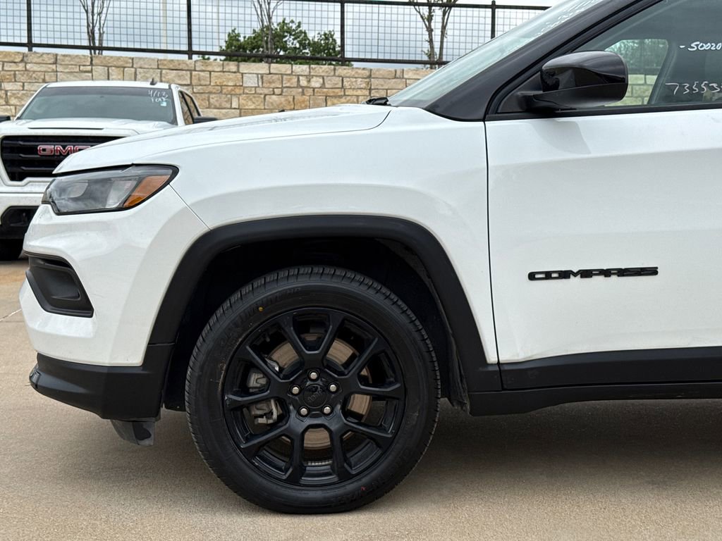 Used 2024 Jeep Compass Latitude w/ Altitude Special Edition image 4