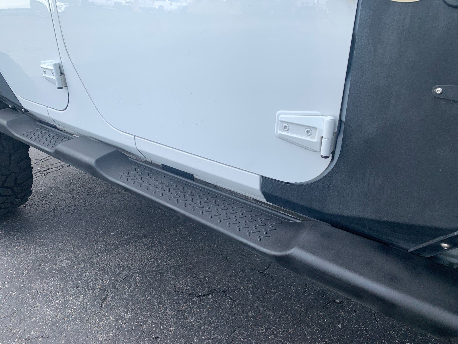 Used 2012 Jeep Wrangler Unlimited Sahara w/ Connectivity Group image 7