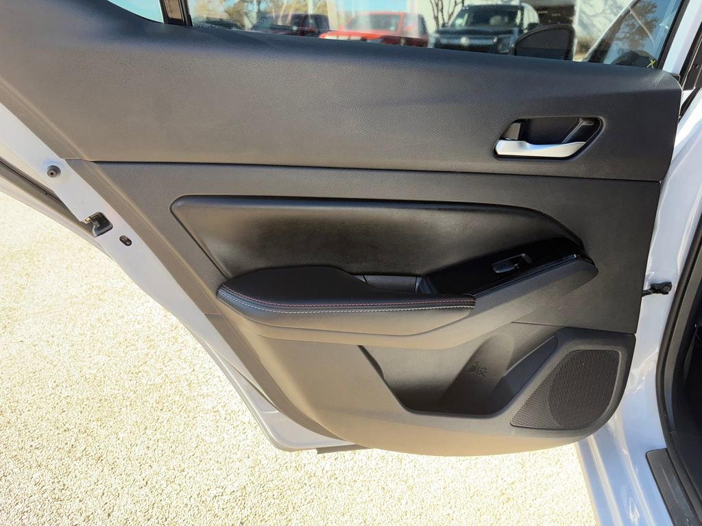 Used 2024 Nissan Altima 2.0 SR image 27