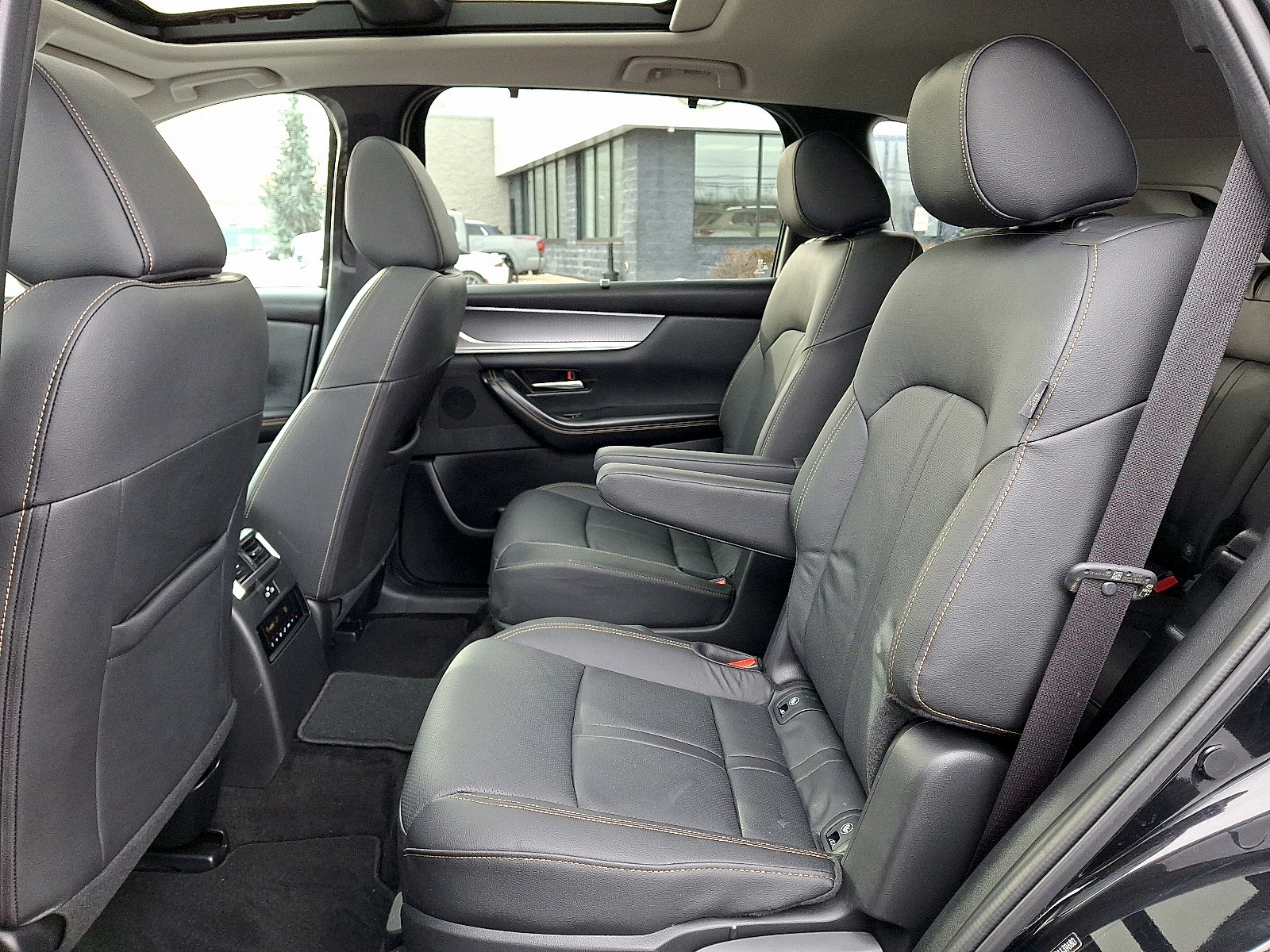 Certified 2024 MAZDA CX-90 Plug-In Hybrid w/ Premium Pkg image 12