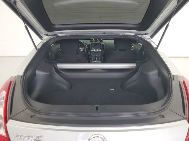 Used 2016 Nissan 370Z w/ Sport Package image 10