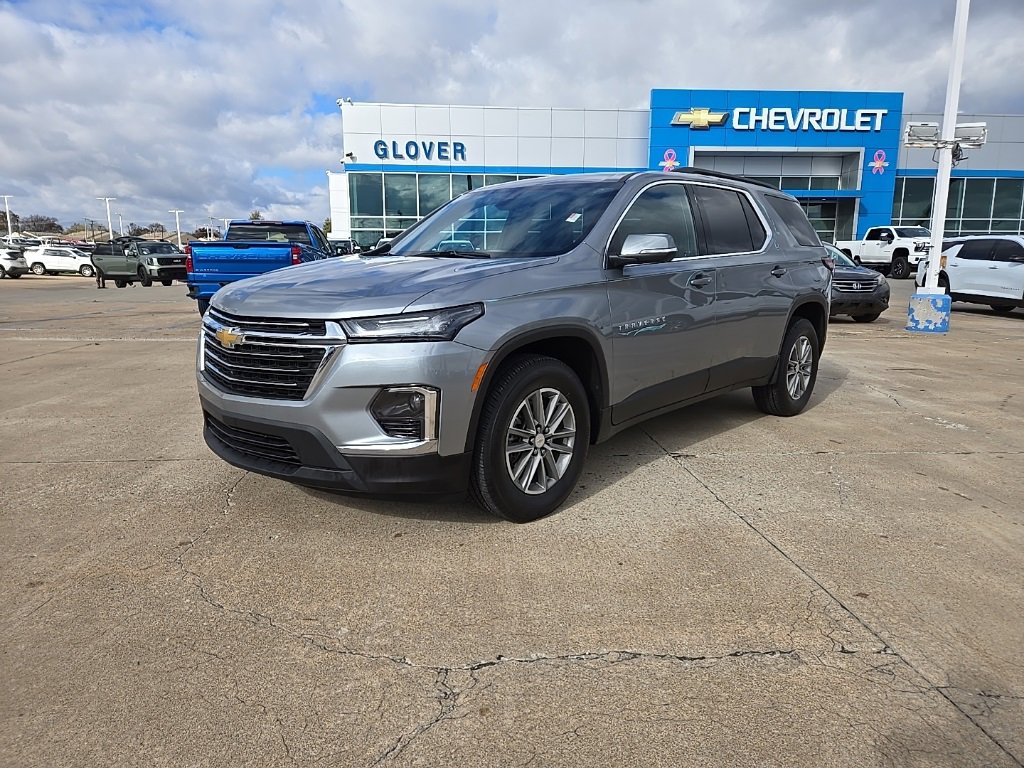 Used 2023 Chevrolet Traverse LT w/ Rear Camera Mirror Package image 1