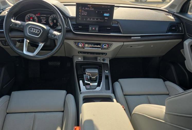 Used 2023 Audi Q5 2.0T Premium Plus w/ Premium Plus Package AWD/4WD image 5