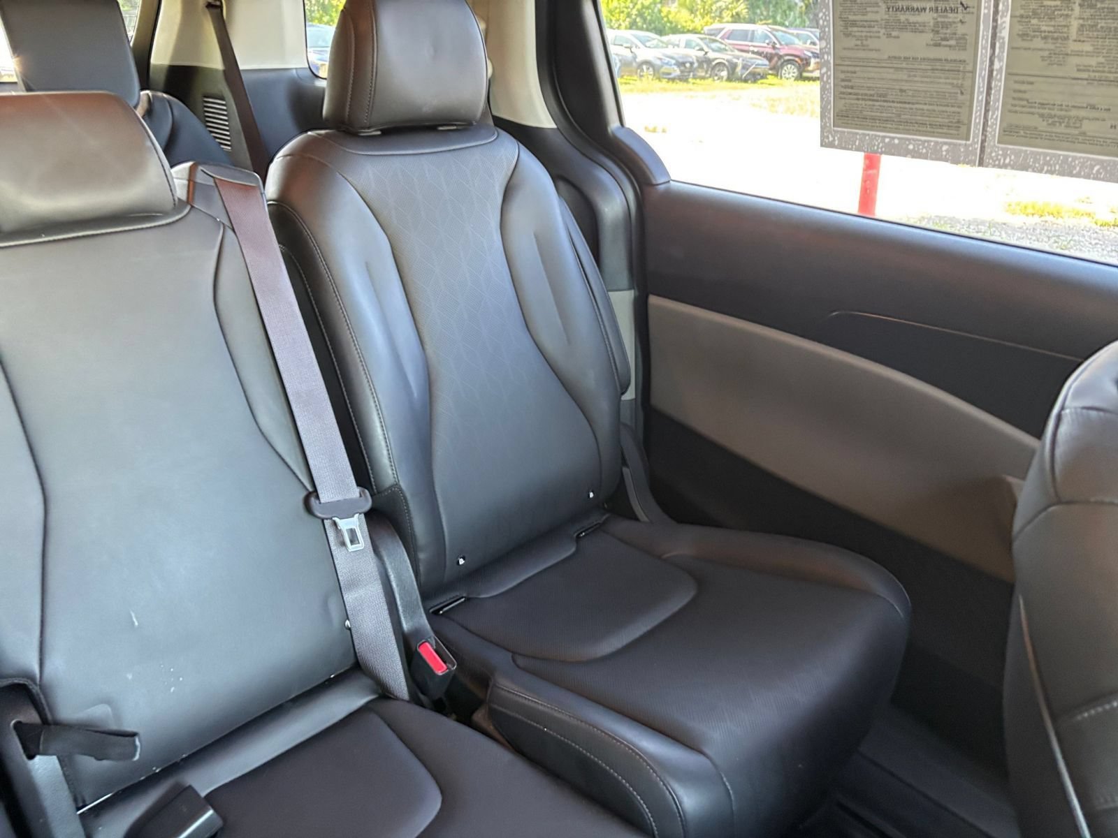 Used 2026 Kia Carnival FWD image 39