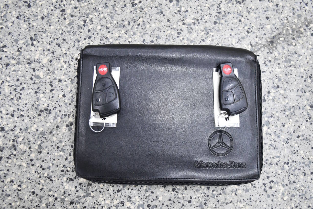 Used 2005 Mercedes-Benz E 320 CDI Sedan image 28