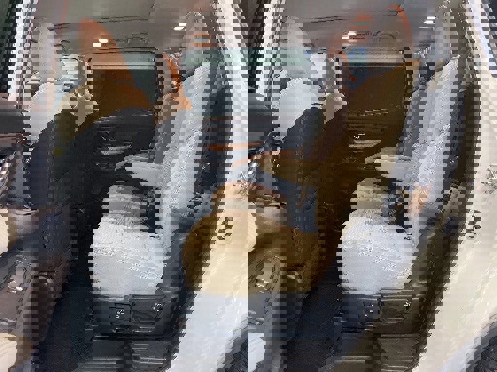 Used 2019 Subaru Ascent Premium w/ Popular Package #3 image 32