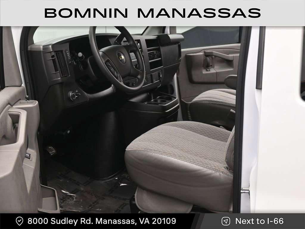 Used 2024 Chevrolet Express 3500 LT w/ LT Preferred Equipment Group image 18